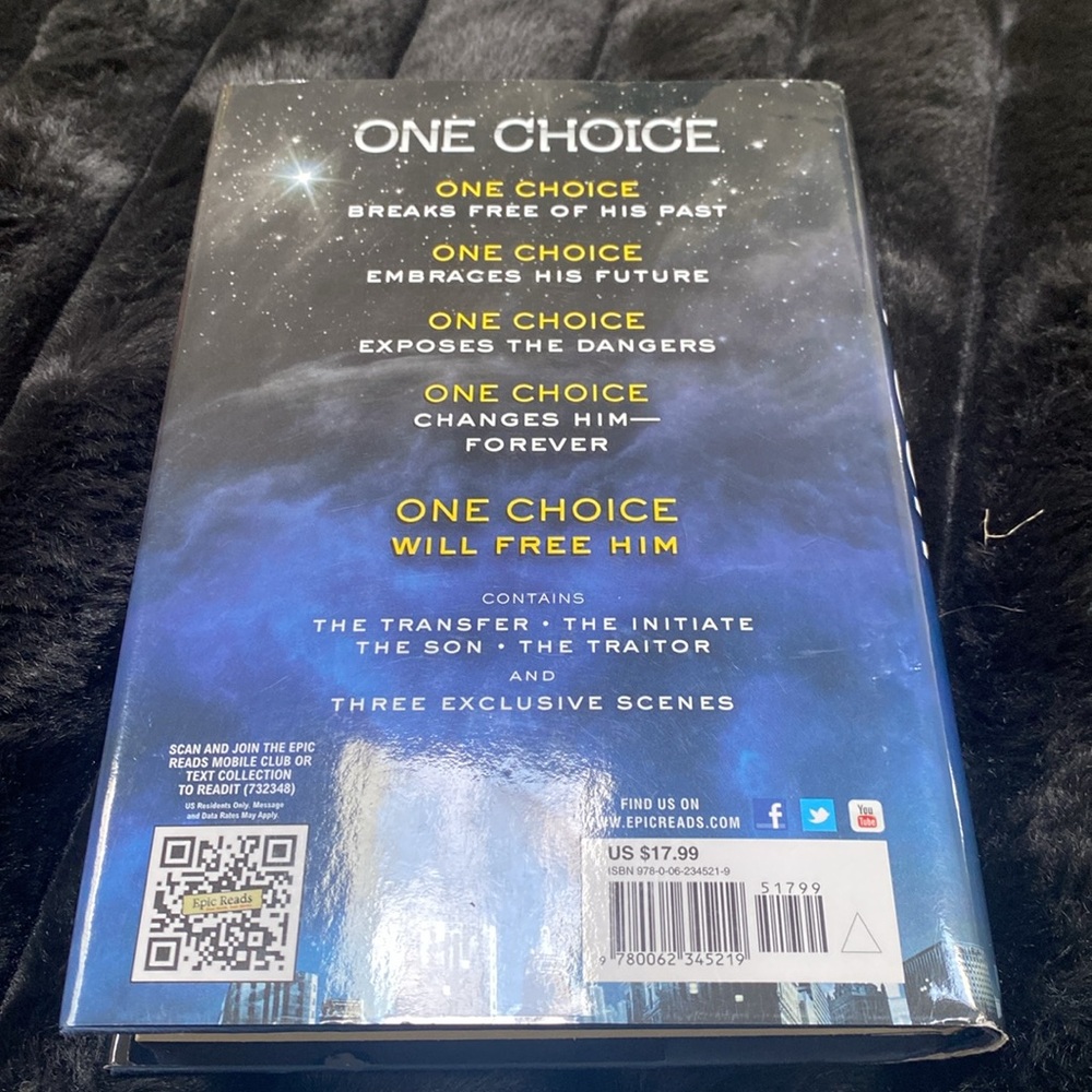 Four by Veronica Roth - Picture 2 of 3